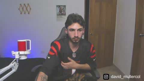 Snapshot of david_muller_ chatting on January 29, 2025, 12:12 am David online show from January 29, 2025, 12:12 am