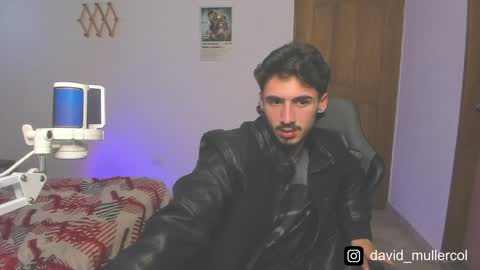 Snapshot of david_muller_ chatting on February 1, 2025, 12:51 am David online show from February 1, 2025, 12:51 am