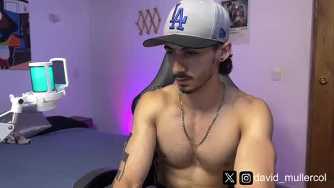 Snapshot of david_muller_ chatting on February 7, 2025, 2:40 am David online show from February 7, 2025, 2:40 am