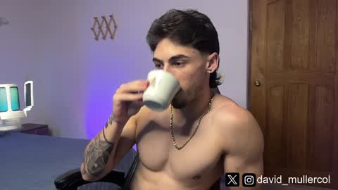 Snapshot of david_muller_ chatting on February 8, 2025, 10:40 pm David online show from February 8, 2025, 10:40 pm