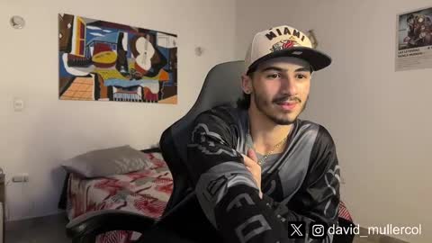 Snapshot of david_muller_ chatting on March 4, 2025, 1:12 am David online show from March 4, 2025, 1:12 am