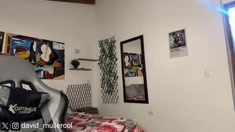 Snapshot of david_muller_ chatting on September 15, 2025, 11:16 pm David online show from September 15, 2025, 11:16 pm