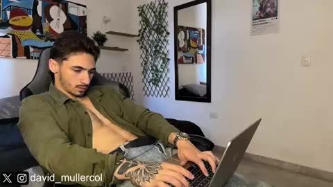 Snapshot of david_muller_ chatting on September 23, 2025, 3:48 pm David online show from September 23, 2025, 3:48 pm