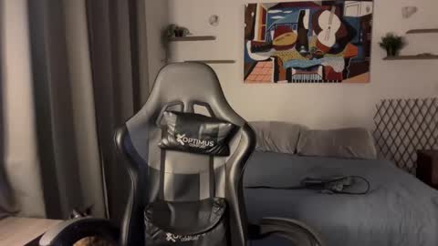 Snapshot of david_muller_ chatting on October 3, 2025, 9:01 pm David online show from October 3, 2025, 9:01 pm