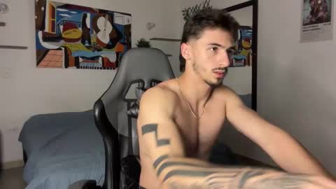 Snapshot of david_muller_ chatting on October 17, 2025, 10:23 pm David online show from October 17, 2025, 10:23 pm