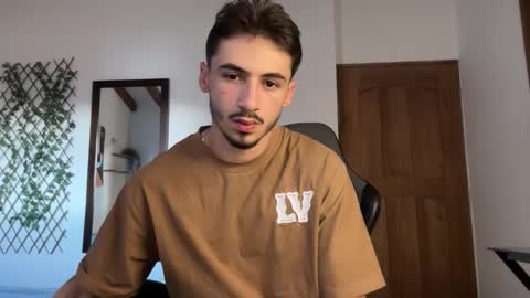 Snapshot of david_muller_ chatting on October 18, 2025, 8:31 pm David online show from October 18, 2025, 8:31 pm