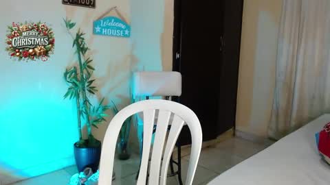 Snapshot of david_neill chatting on December 28, 2024, 4:51 am David Neill online show from December 28, 2024, 4:51 am