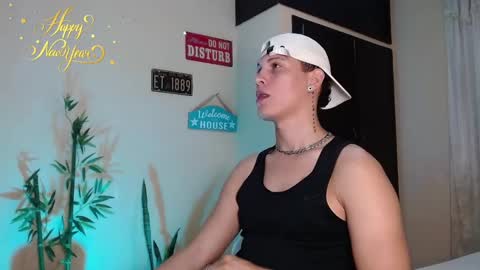 Snapshot of david_neill chatting on January 3, 2025, 9:36 pm David Neill online show from January 3, 2025, 9:36 pm