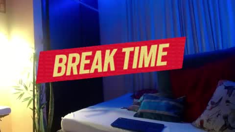 Snapshot of david_neill chatting on March 4, 2025, 1:12 am David Neill online show from March 4, 2025, 1:12 am