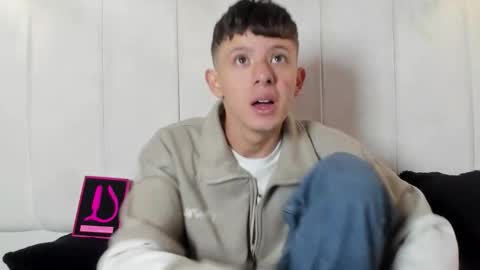 Snapshot of david_roy_ chatting on February 27, 2026, 1:33 pm Roy online show from February 27, 2026, 1:33 pm