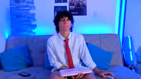 Snapshot of davidandclare chatting on November 13, 2025, 1:32 pm DavidandClare online show from November 13, 2025, 1:32 pm