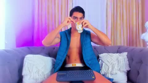 Snapshot of davidaponte017 chatting on January 2, 2025, 3:40 pm davidaponte online show from January 2, 2025, 3:40 pm