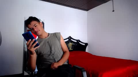 Snapshot of davidkaloc chatting on January 22, 2025, 6:52 pm David online show from January 22, 2025, 6:52 pm
