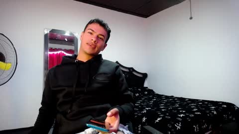 Snapshot of davidkaloc chatting on January 27, 2025, 5:03 am David online show from January 27, 2025, 5:03 am
