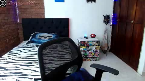   online show from November 21, 2025, 6:39 pm