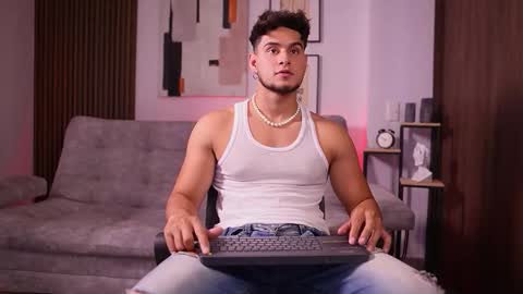 Davies brown    schedule 12pm to 5pm col time online show from October 28, 2025, 8:33 pm