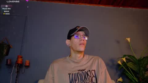 Snapshot of daviid_huge chatting on September 9, 2025, 8:03 am daviid_huge online show from September 9, 2025, 8:03 am