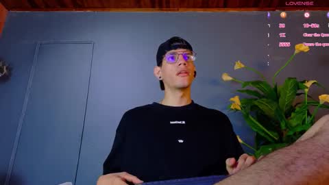 daviid_huge online show from November 7, 2025, 1:22 pm