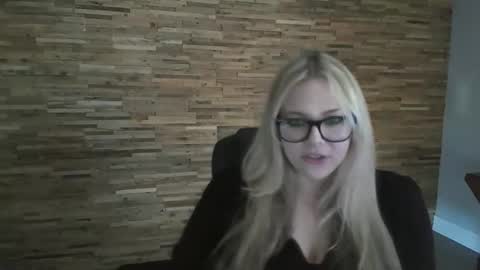 Davina online show from October 15, 2025, 10:21 pm