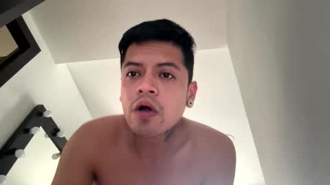 davmacrux online show from February 22, 2026, 9:46 pm