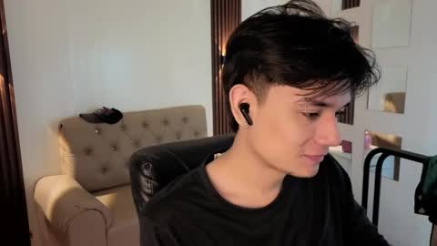 davoxer online show from April 15, 2026, 2:29 am