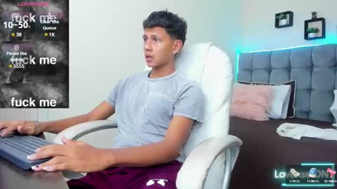 dawn_16 online show from February 2, 2025, 7:04 pm