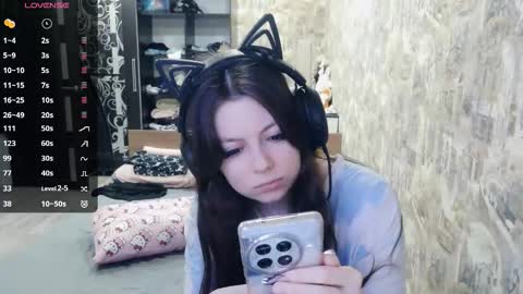 Alice online show from December 4, 2025, 7:39 am