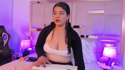 dayananaughty69 online show from November 14, 2025, 4:22 am