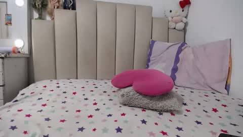 instagram  catherin dayana reina online show from February 27, 2026, 3:34 pm