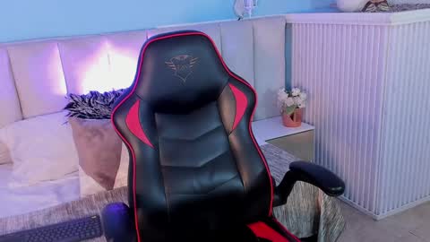 dayanne7 online show from February 8, 2025, 2:05 pm