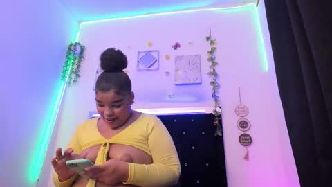 dayanroux online show from October 14, 2025, 1:01 pm