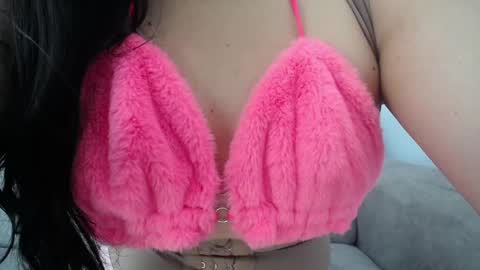 Snapshot of dayis_butera chatting on January 9, 2025, 3:34 pm Dayanna online show from January 9, 2025, 3:34 pm