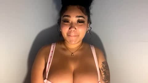 Snapshot of dayqueen1 chatting on April 25, 2026, 11:46 am dayqueen1 online show from April 25, 2026, 11:46 am