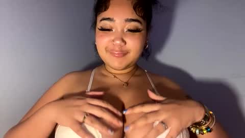 Snapshot of dayqueen1 chatting on May 4, 2026, 7:37 am dayqueen1 online show from May 4, 2026, 7:37 am