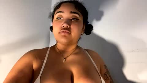 dayqueen1 online show from June 15, 2026, 6:43 pm