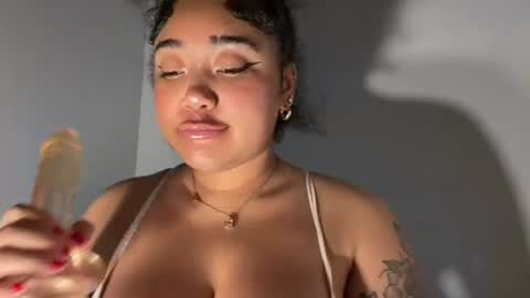 dayqueen1 online show from June 18, 2026, 9:25 am