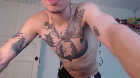 dazzayy online show from May 1, 2026, 9:41 pm