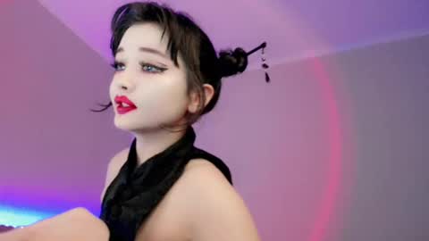 Snapshot of dazzl1ngfire chatting on October 19, 2025, 3:01 pm Natsumi online show from October 19, 2025, 3:01 pm