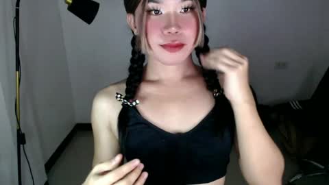 dazzzlingcarol online show from July 3, 2026, 9:59 am