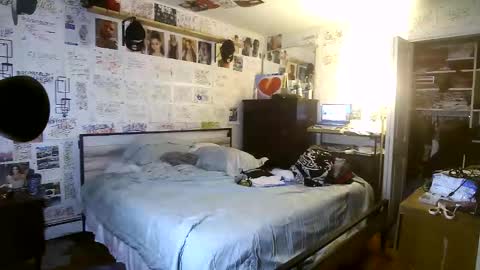 dbeamon92 online show from February 24, 2026, 2:31 am