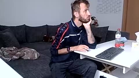 robert online show from June 15, 2026, 4:31 pm