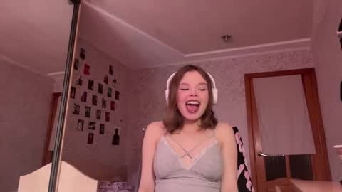 Dee online show from June 7, 2026, 8:18 am