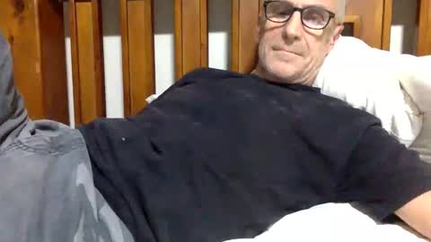 Snapshot of deanofflove2210 chatting on January 21, 2025, 8:08 am deanofflove2210 online show from January 21, 2025, 8:08 am