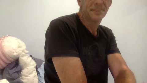 deanofflove221000 online show from December 20, 2025, 4:41 am