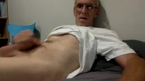 deanofflove221000 online show from March 5, 2026, 7:37 am