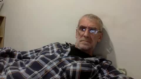 deanofflove221000 online show from March 30, 2026, 4:08 pm