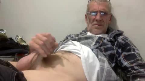 deanofflove221000 online show from April 10, 2026, 9:14 am