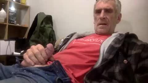 deanofflove221000 online show from April 29, 2026, 6:06 am