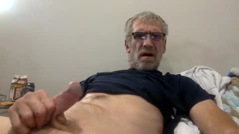 deanofflove221000 online show from May 12, 2026, 5:04 am