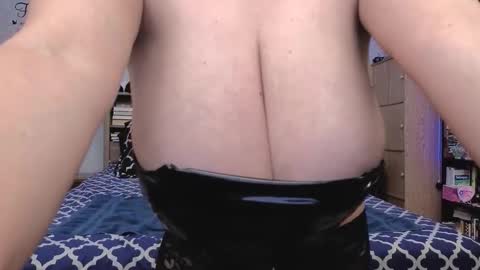 Rayna online show from November 26, 2025, 9:38 pm